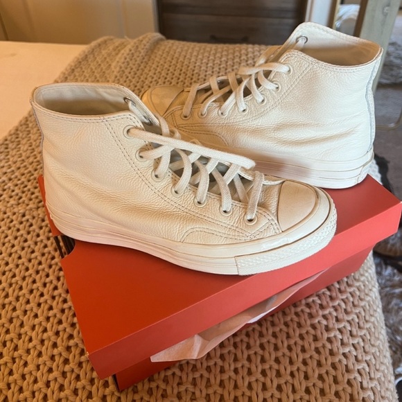 Converse Chuck 70 Tonal Leather High
Top Sneaker - Picture 2 of 3